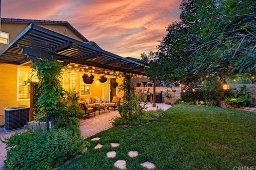 28322 Hulsey Ct, Santa Clarita, CA 91350-3207