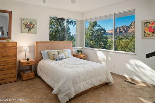 325 Panorama Blvd, Sedona AZ 86336-5537 exterior