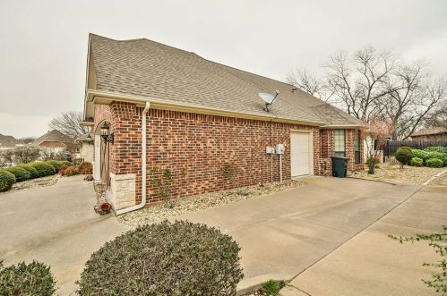 9513 Nutcracker Ct, Granbury, TX 76049-4183