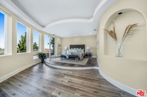 22733 De Kalb Dr, Calabasas CA  91302-4805 exterior