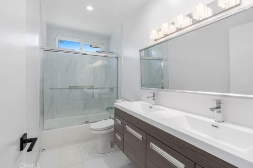 6747 Blewett Ave, Van Nuys CA  91406-6014 exterior