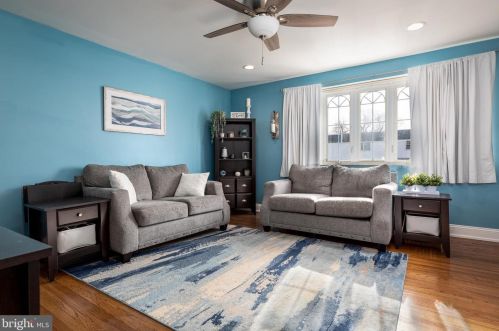 3732 Hereford Ln, Philadelphia, PA 19114-1911