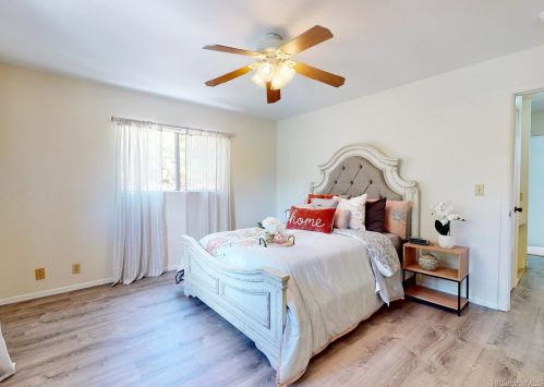 2570 Akepa St, Pearl City HI  96782-1072 exterior