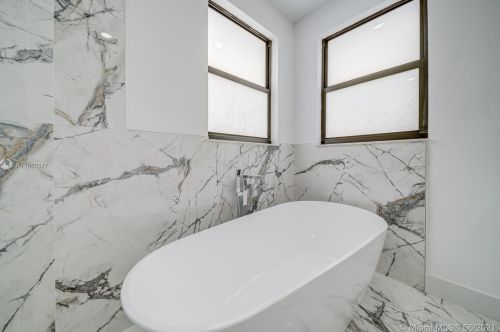 8941 178th St, Hialeah FL  33018-6554 exterior