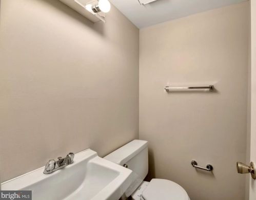 2792 Hyson Ln, Falls Church VA  22043-3522 exterior