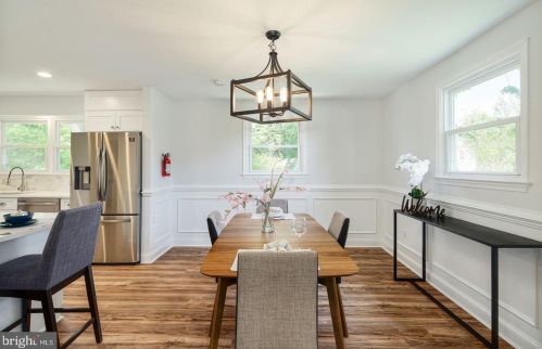 801 Meetinghouse Ct, Riverton NJ  08077-3325 exterior