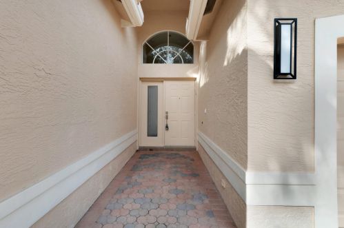 7317 Wailea Ave, Boynton Beach, FL 33437-8111