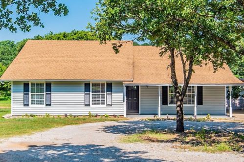 5030 Lemons Rd, Fort Worth, TX 76140-9625