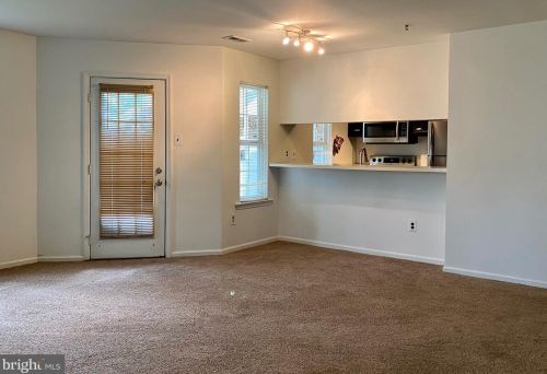 224 Stone Hurst Ct, New Castle DE  19720-3947 exterior