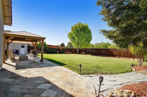 5890 Yuste Ln, Hollister CA  95023-9538 exterior