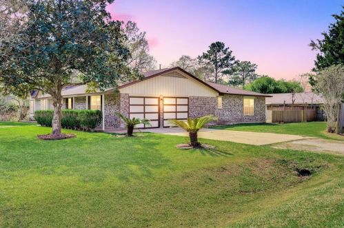 2402 Cunningham Dr, Pearland TX  77581-3950 exterior