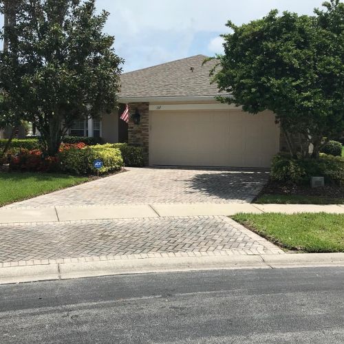 137 Cape Florida Dr, Kissimmee, FL 34759-5213
