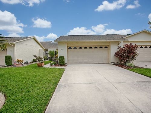 2214 Cypress Cove Dr, Tavares, FL 32778-2000