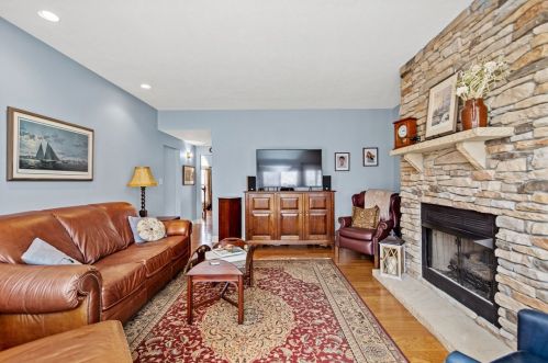 105 Isleworth Way, Gibsonia PA  15044-6083 exterior