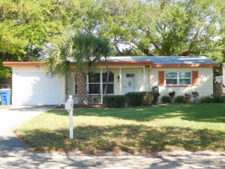 10773 Village Green Ave, Largo, FL 33772-2902