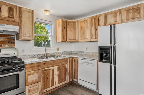 2501 Prescott Dr, Mishawaka, IN 46544-6158