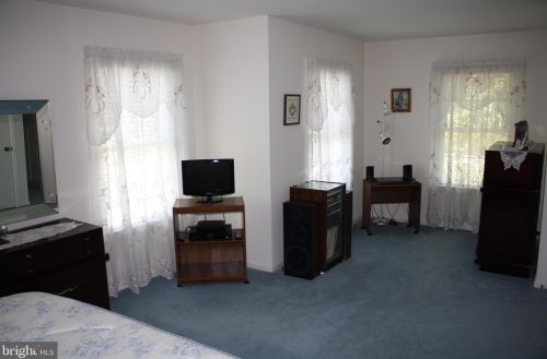 282 Cres Dr, Swatara PA  17033-2335 exterior