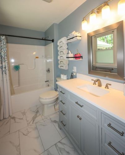 18 Hunter Ct, Goffstown NH  03045-1629 exterior