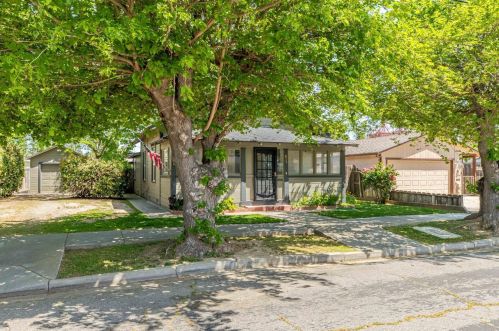 627 3rd Ave, Valley Home, CA 95361-2558