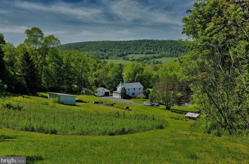 189 Cocolamus Creek Rd, Eshcol, PA 17062-9332