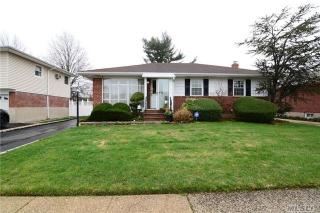 3656 Courtney Ln, Bethpage, NY 11714-3306