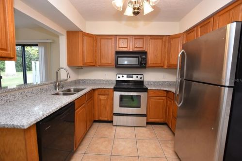 6570 Sweetbriar Ln, Lakeland, FL 33813-3553