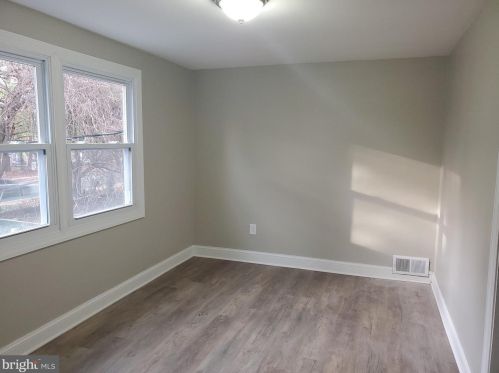 15 Holyoke Ln, Willingboro NJ  08046-1742 exterior