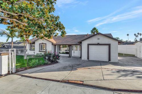 1140 North Dr, Vista, CA 92083-3124