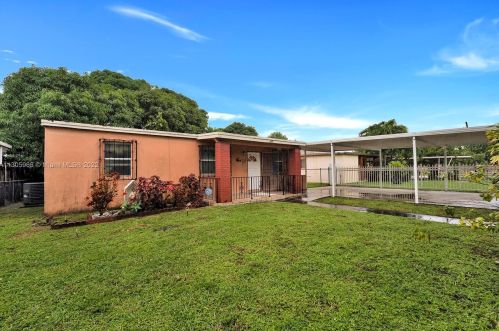 110 39th St, Hialeah, FL 33013-2220
