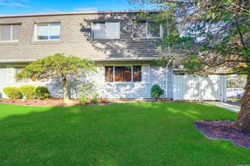 145 Storm Dr, Holtsville, NY 11742-1916