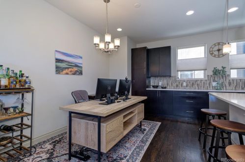 1311 Jackson St, Denver CO 80205-5052 exterior