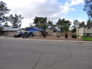 7208 45th Ave, Glendale, AZ 85301-2220