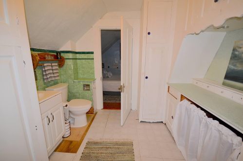 85 Broadway, Derry NH  03038-2019 exterior