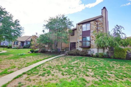 39 Emerald Ln, Old Bridge, NJ 08857-3352
