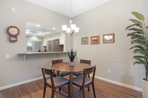 2876 Andover Ave, Carlsbad CA  92010-7004 exterior