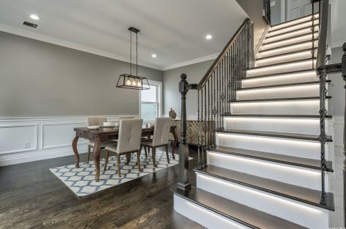 15 Mead Ln, Westbury NY  11590-6303 exterior