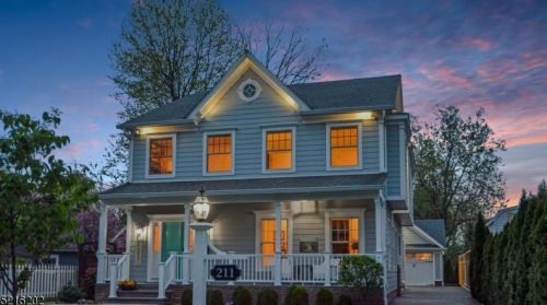 211 Seneca Pl, Westfield, NJ 07090-4335