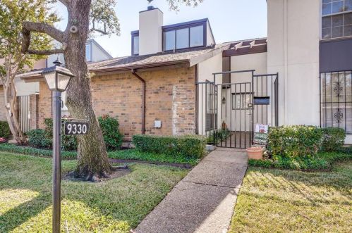 9330 Emberglow Ln, Dallas, TX 75243-3246