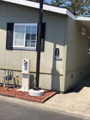 218 Bluejay Dr, Santa Rosa, CA 95409-4107