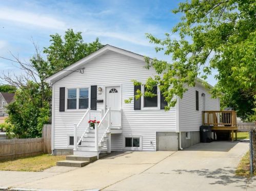 119 Regent Ave, Providence RI  02908-5430 exterior