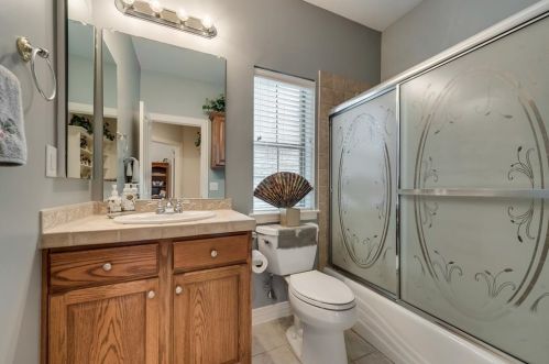 8817 Crestview Dr, Denton TX  76207-8601 exterior