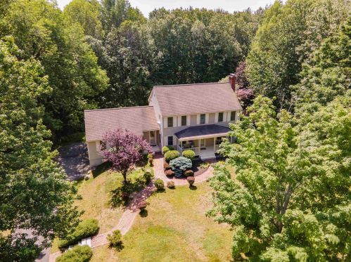 25 Appleton Ln, Hampstead, NH 03841-2026