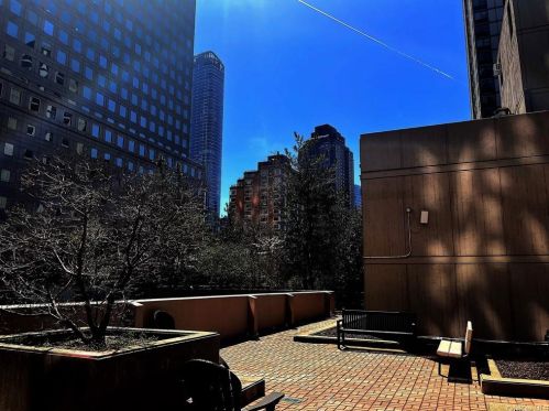 395 End Ave, New York NY  10280-7904 exterior