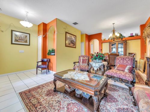 4629 Riverton Dr, Orlando, FL 32817-1453