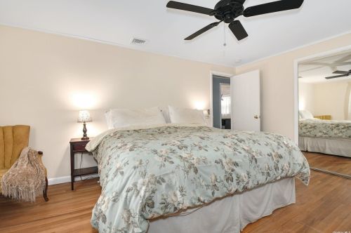 43 Ridgewood St, Elwood NY  11731-1613 exterior