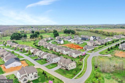 315 Lewis Washington Dr, Charles Town WV  25414-5666 exterior