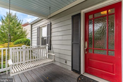 2836 Meadow Ln, Falls Church VA  22042-2321 exterior