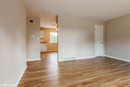 816 Birch Dr, Waukesha, WI 53188-2240