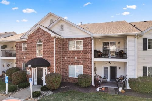 700 Hidden Ridge Ct, Library, PA 15129-5902