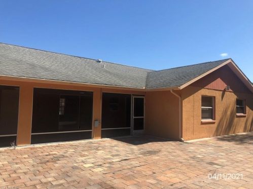 40 Wickliffe Dr, Naples, FL 34110-1332